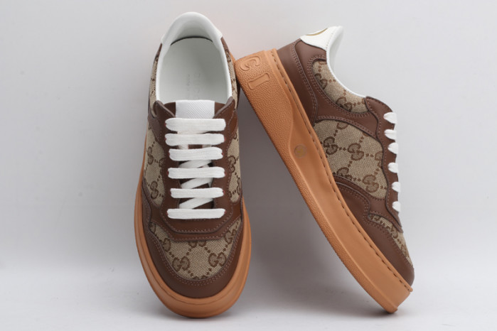 GC LOW-TOP SNEAKER