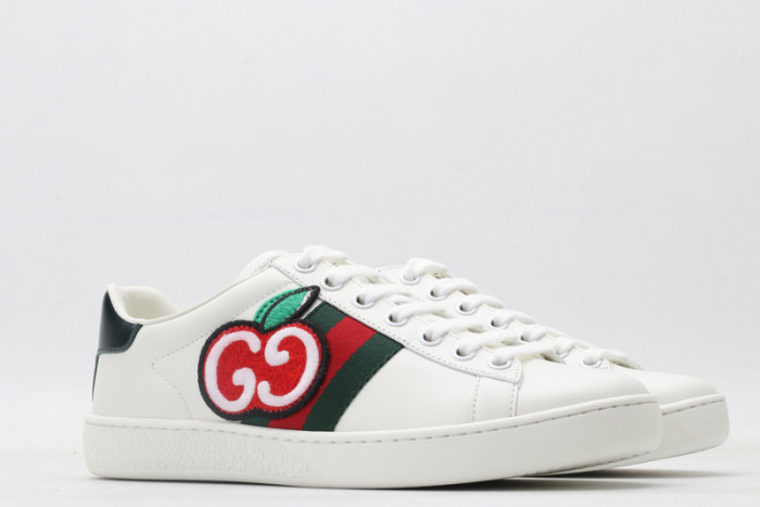 GC LOW-TOP SNEAKER