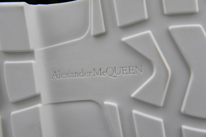 ALEXANDER MCQUEEN SNEAKERS