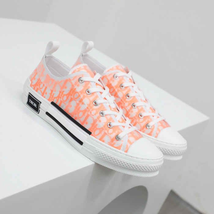 DR B23 OBLIQUE LOW TOP SNEAKER