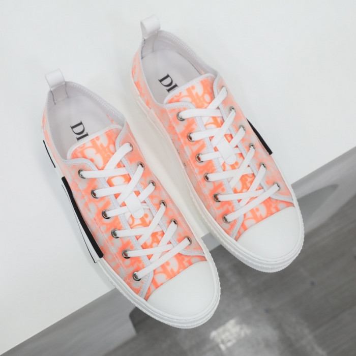 DR B23 OBLIQUE LOW TOP SNEAKER