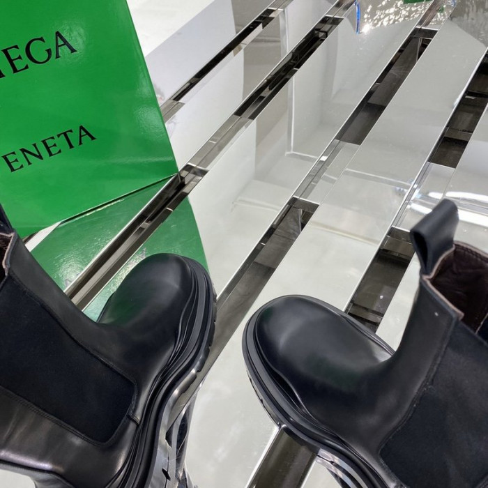 Bo*te*ga ve*ne*ta sneaker