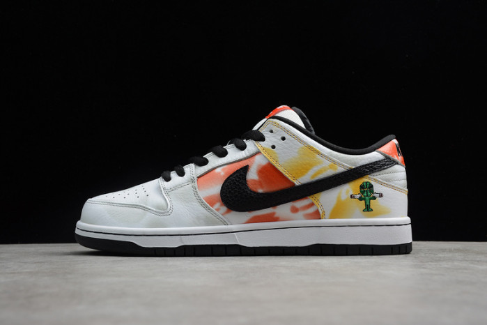 NIKE SB DUNK LOW ROSWELL RAYGUN WHITE BQ6832-101