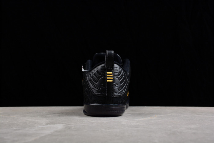 NIKE KOBE 11 ELITE LOW 