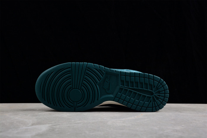 NIKE DUNK LOW “GREEN VELVET“ DZ5224-300