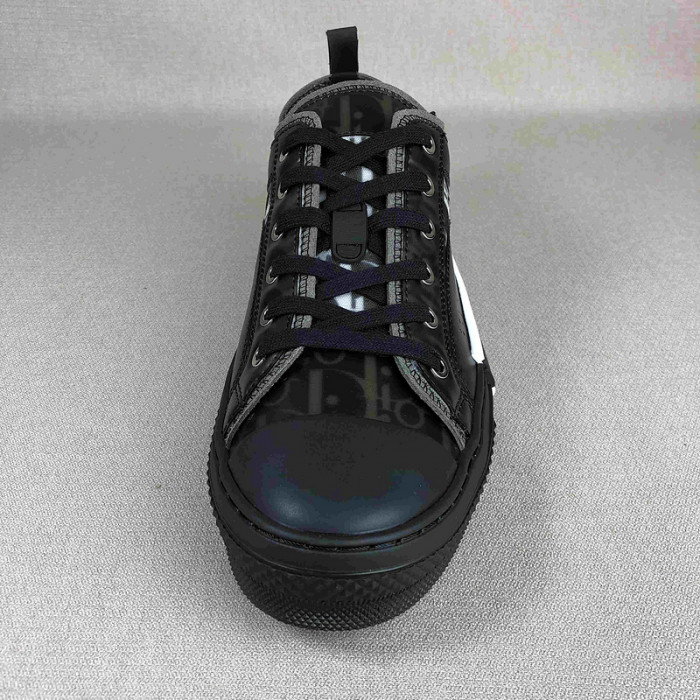 DR B23 OBLIQUE TOP SNEAKER