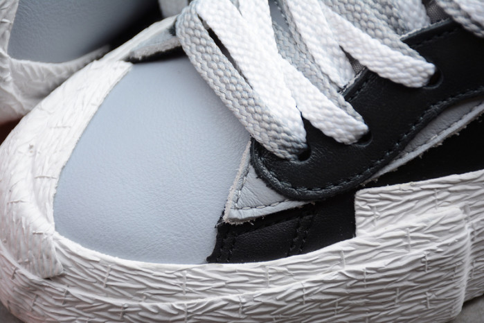 Nike Blazer High sacai white-grey - BV0072-002