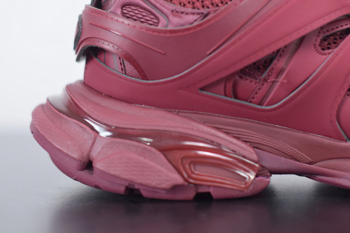 BC TRAINERS TRACK 2.0 542023 W2LA1 5504