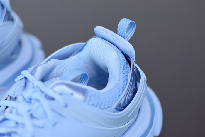 BC TRIPLE TRAINER 542023 W2LA1 4800