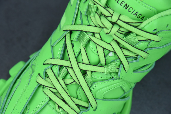 BC TRIPLE TRAINER 542023 W2LB1 3051