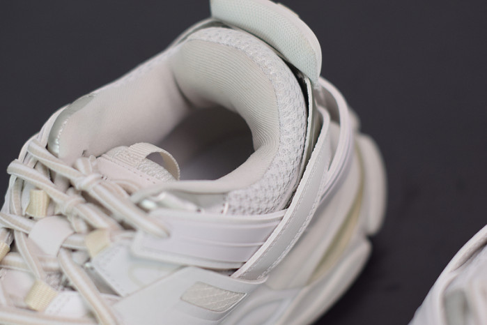 BL TRIPLE S TRAINERS