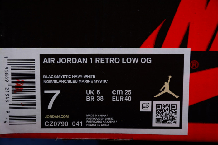 Air Jordan 1 Low OG "Mystic Navy" CZ0790-041
