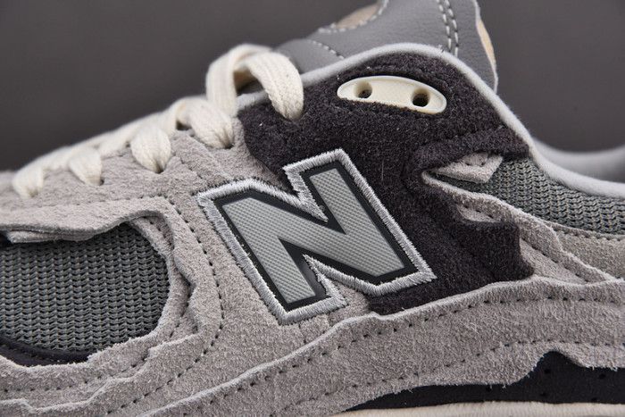 New Balance 2002R“Protection Pack" M2002RDA