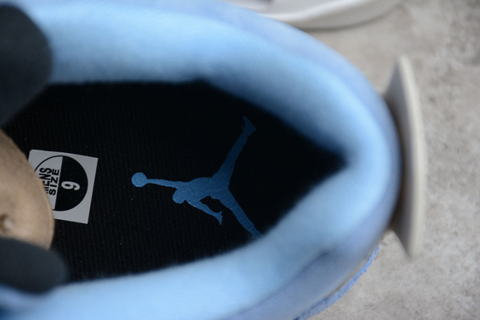 AIR JORDAN 4 RETRO UNIVERSITY BLUE CT8527-400