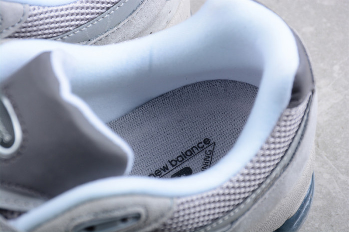 New Balance 2002 M2002RO