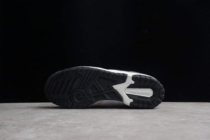 NEW BALANCE 550 WHITE BLACK BB550HA1