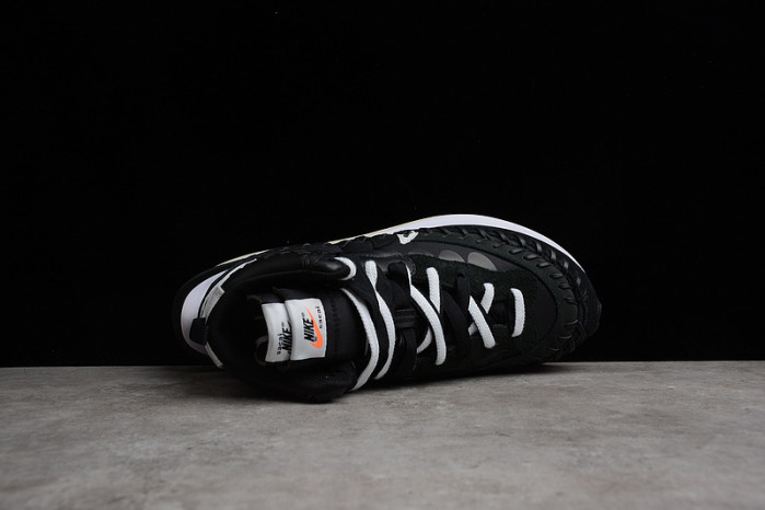 SACAI X NIKE LDWAFFLE X JEAN PAUL GAULTIER BLACK WHITE DH9186-001
