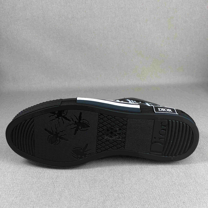 DR B23 OBLIQUE TOP SNEAKER