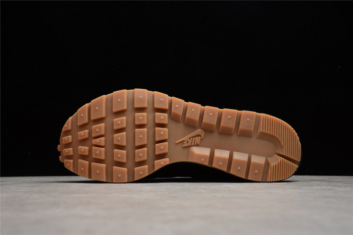 NIKE VAPORWAFFLE SACAI 