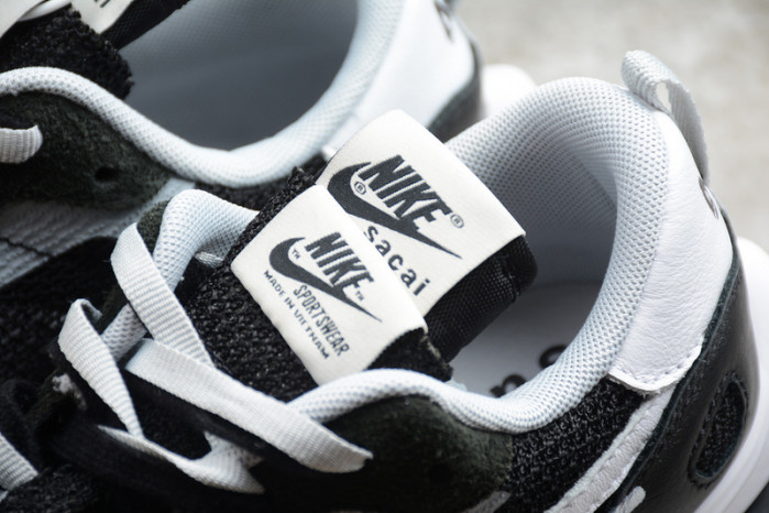 Nike Vaporwaffle sacai Black White - CV1363-001