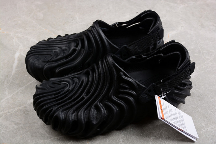 Cr*0*s pollex clog by salehe bembury black