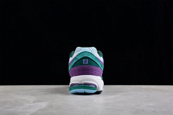 New Balance UP THERE X 2002R 