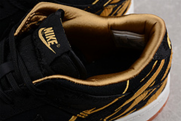 NIKE DUNK LOW “YEAR OF THE TIGER” DQ5351-001
